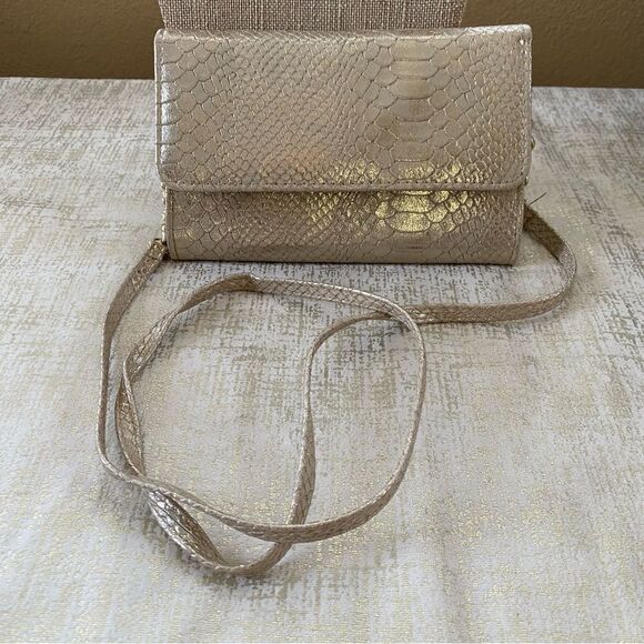 Jessica McClintock Metallic Gold Croc Embossed Crossbody/Clutch. EUC! - Picture 1 of 7